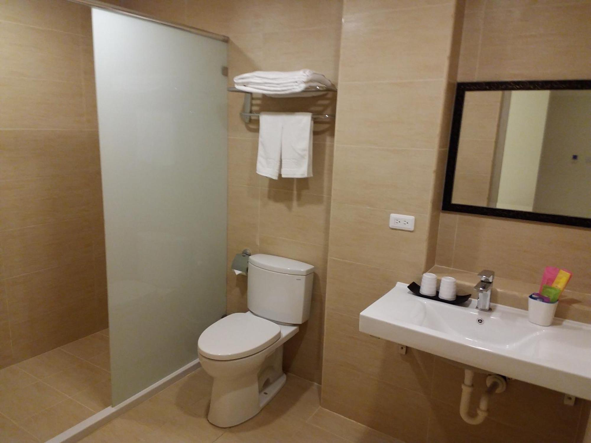 M Hotel Kaohsiung Habitación foto